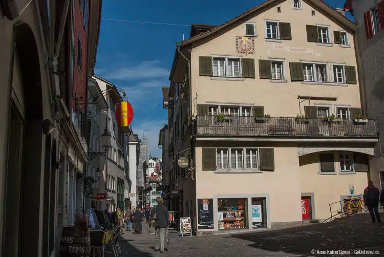 Unterwegs im Niederdorf Unterwegs im Niederdorf