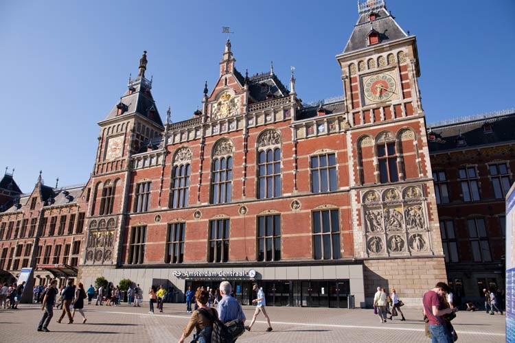 Die Centraal Station von Amsterdam Die Centraal Station von Amsterdam