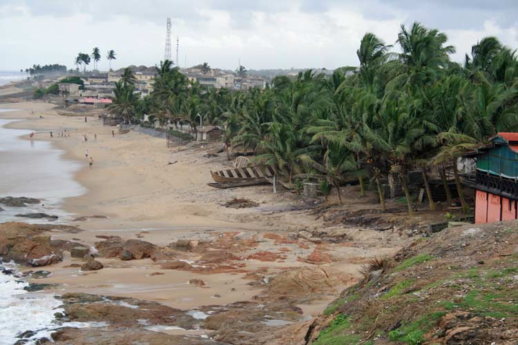 Blick auf den Strand von Cape Coast