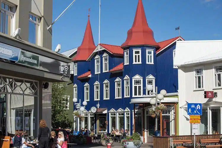 Das Café Bláa Kannan in der Stadt Akureyri.