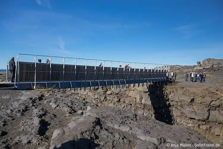 Die Brücke der Kontinente auf Island Die Brücke der Kontinente auf Island