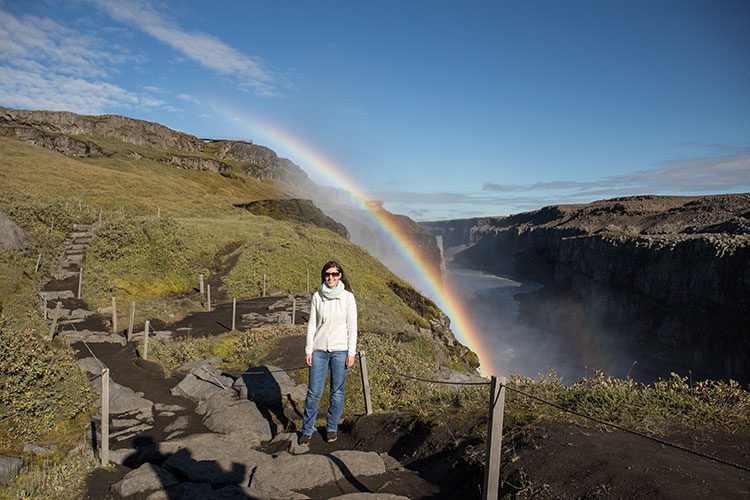 Der Dettifoss mit Regenbogen