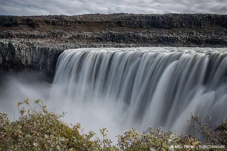 Der Dettifoss im Norden von Island. Der Dettifoss im Norden von Island.