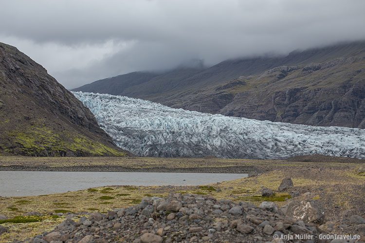 Die Gletscherzunge Flaajökull im Süden von Island