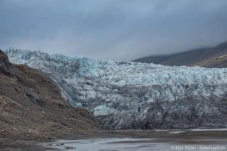 Blick auf die Gletscherzunge Flaajökull
