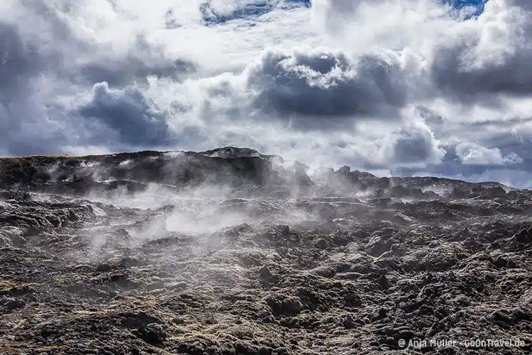 Heiße Luft über den Lavafelder von Leirhnjukur Heiße Luft über den Lavafelder von Leirhnjukur