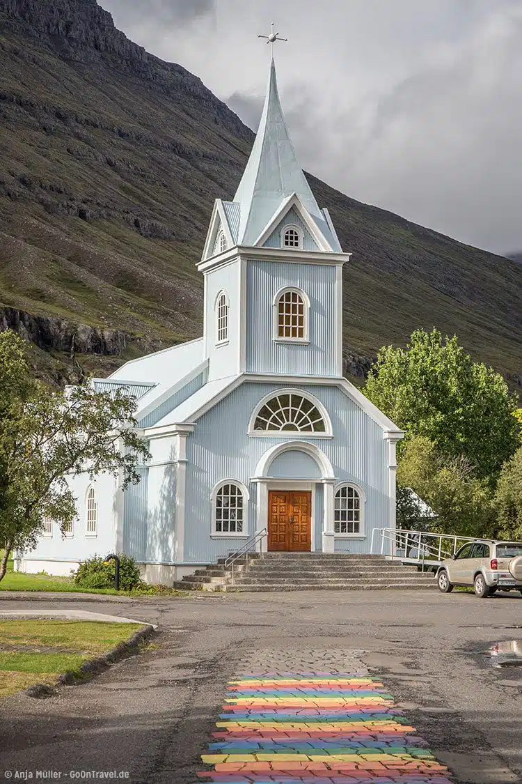 Die Kirche von Seydisfjordur Die Kirche von Seydisfjordur