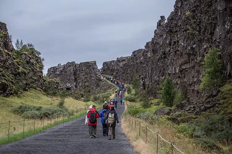 Massentourismus am Pingvellir Massentourismus am Pingvellir