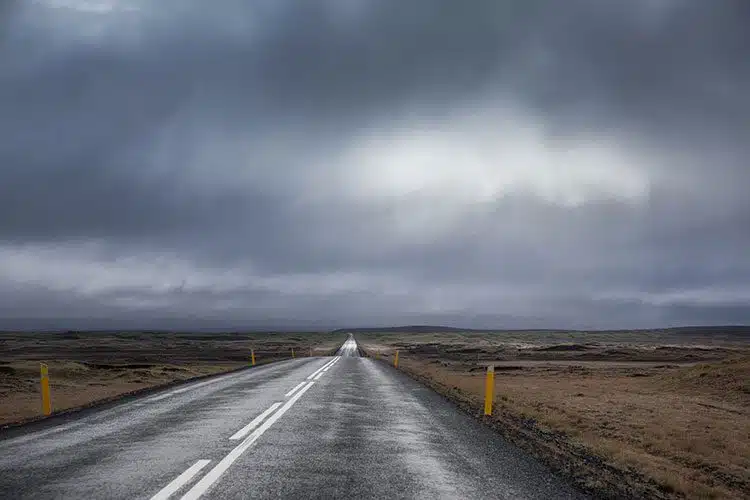 Einsame Straße auf Island.