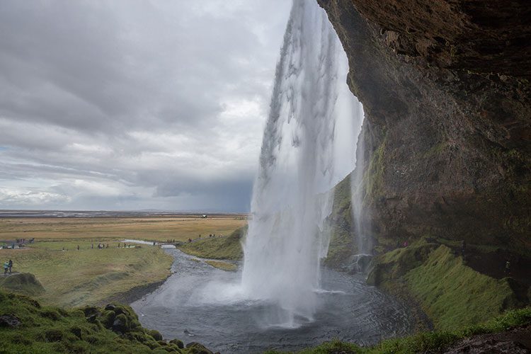 Der Seljalandsfoss im Süden auf Island