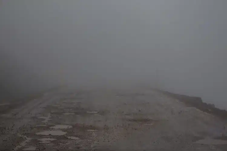 Wenig Sicht und schlechte Straßen, auch das gibt es auf Island Wenig Sicht und schlechte Straßen, auch das gibt es auf Island