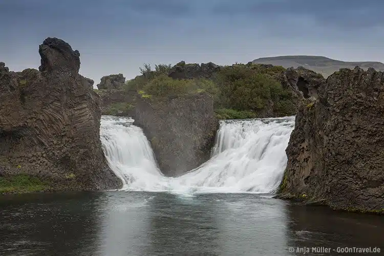 Der Hjálparfoss Wasserfall im Süden von Island