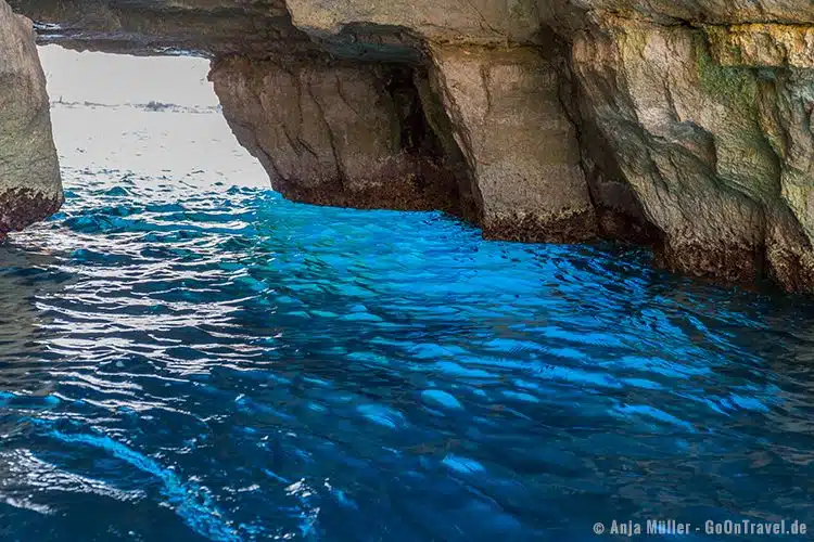 Dieses leuchtende Blau gab der Blaue Grotte wahrscheinlich ihren Namen.