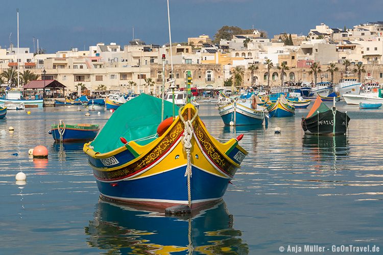 Ein Luzzus mit Augen im Fischerdorf Marsaxlokk