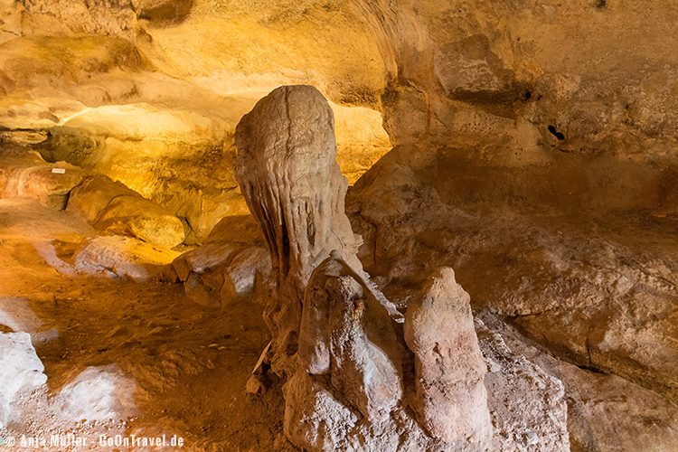 In der Karsthöhle Dalam Cave