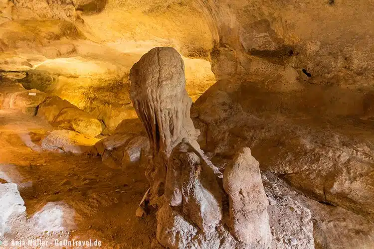 In der Karsthöhle Dalam Cave In der Karsthöhle Dalam Cave