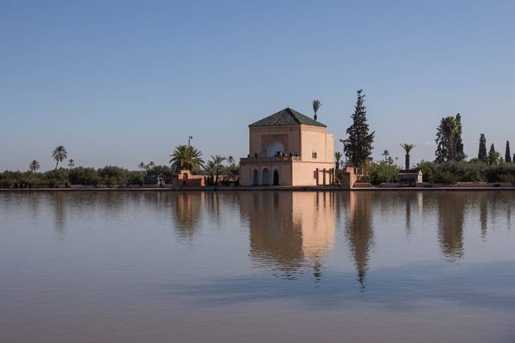 Der Menara-Garten mit Pavillon in Marrakesch Der Menara-Garten mit Pavillon in Marrakesch