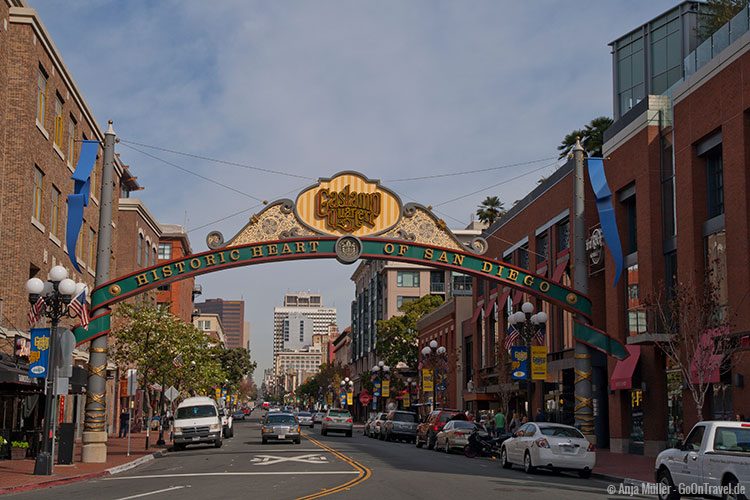 Eingang zum Gaslamp Quarter in San Diego