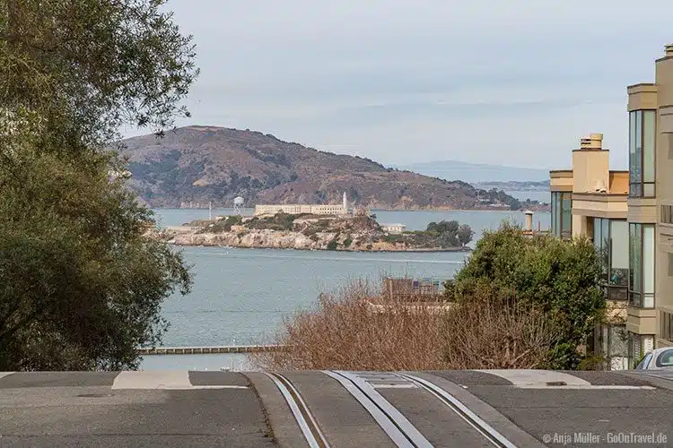 Blick auf Alcatraz vom Land aus Blick auf Alcatraz vom Land aus
