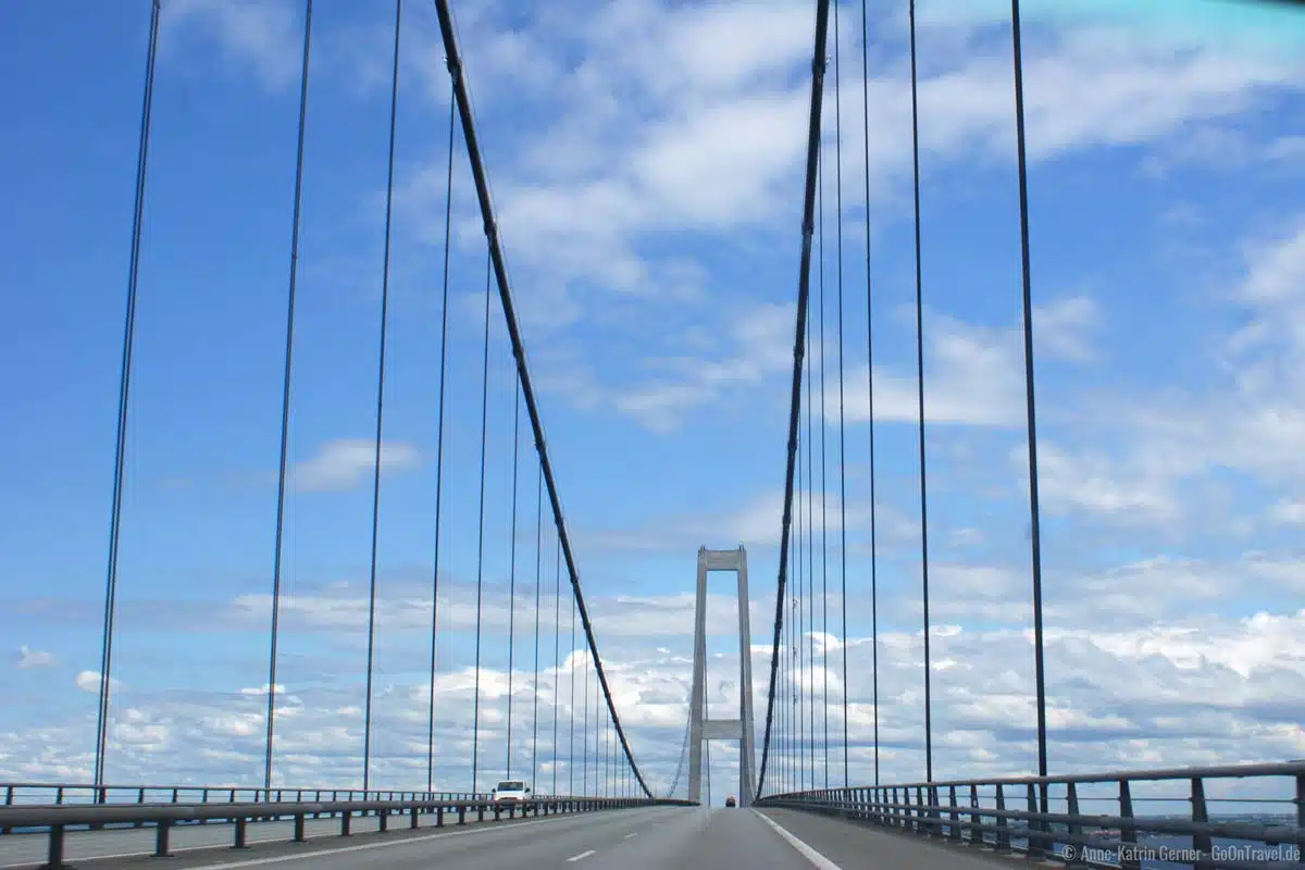 Die Brücke über den Großen Belt ist Maut pflichtig Die Brücke über den Großen Belt ist Maut pflichtig