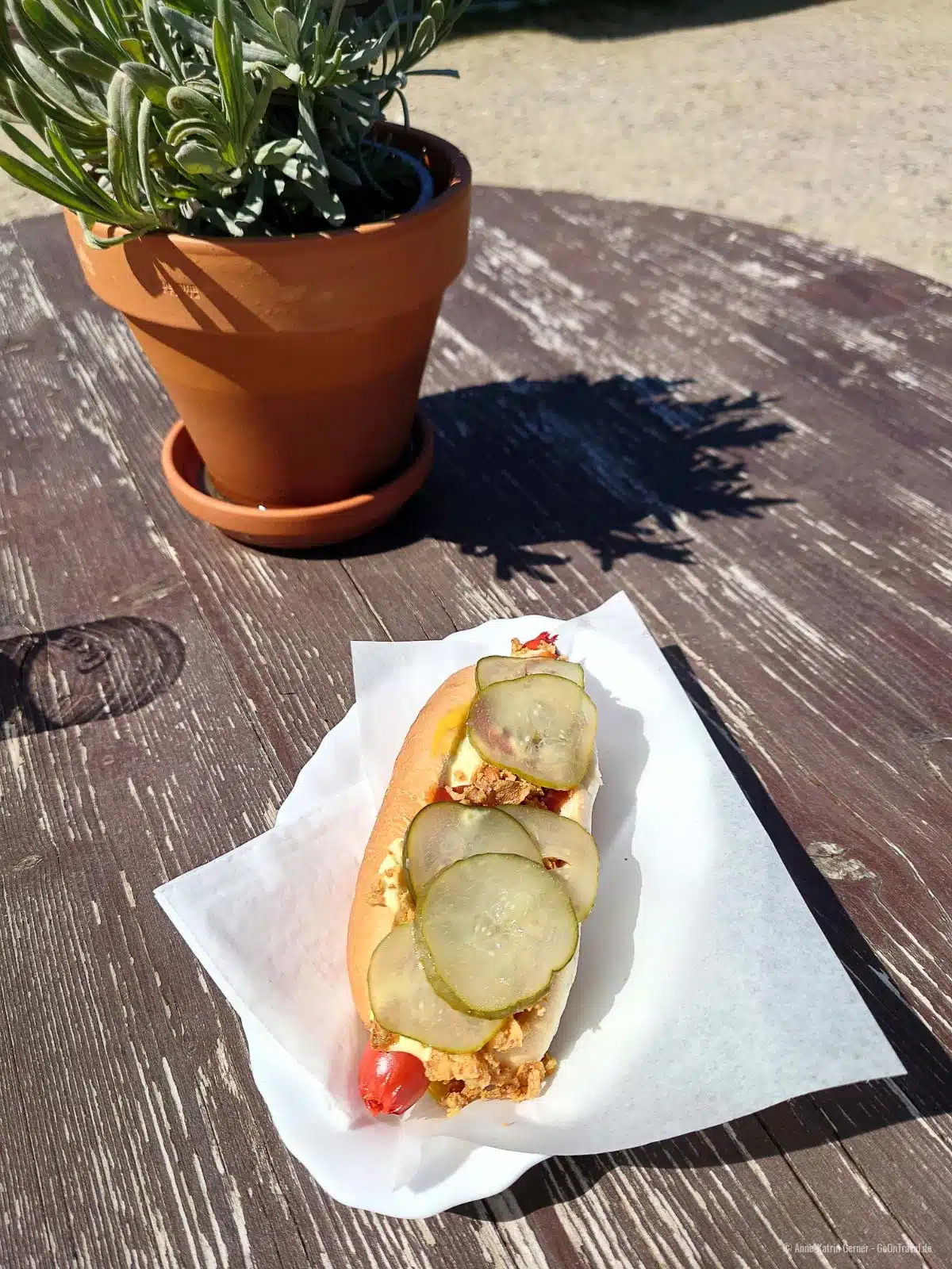 original dänischer Hotdog im Strandkiosk Zauberbude