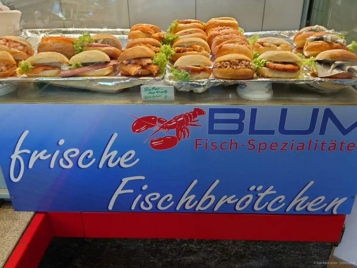 reichlich belegte Fischbrötchen von Blum reichlich belegte Fischbrötchen von Blum