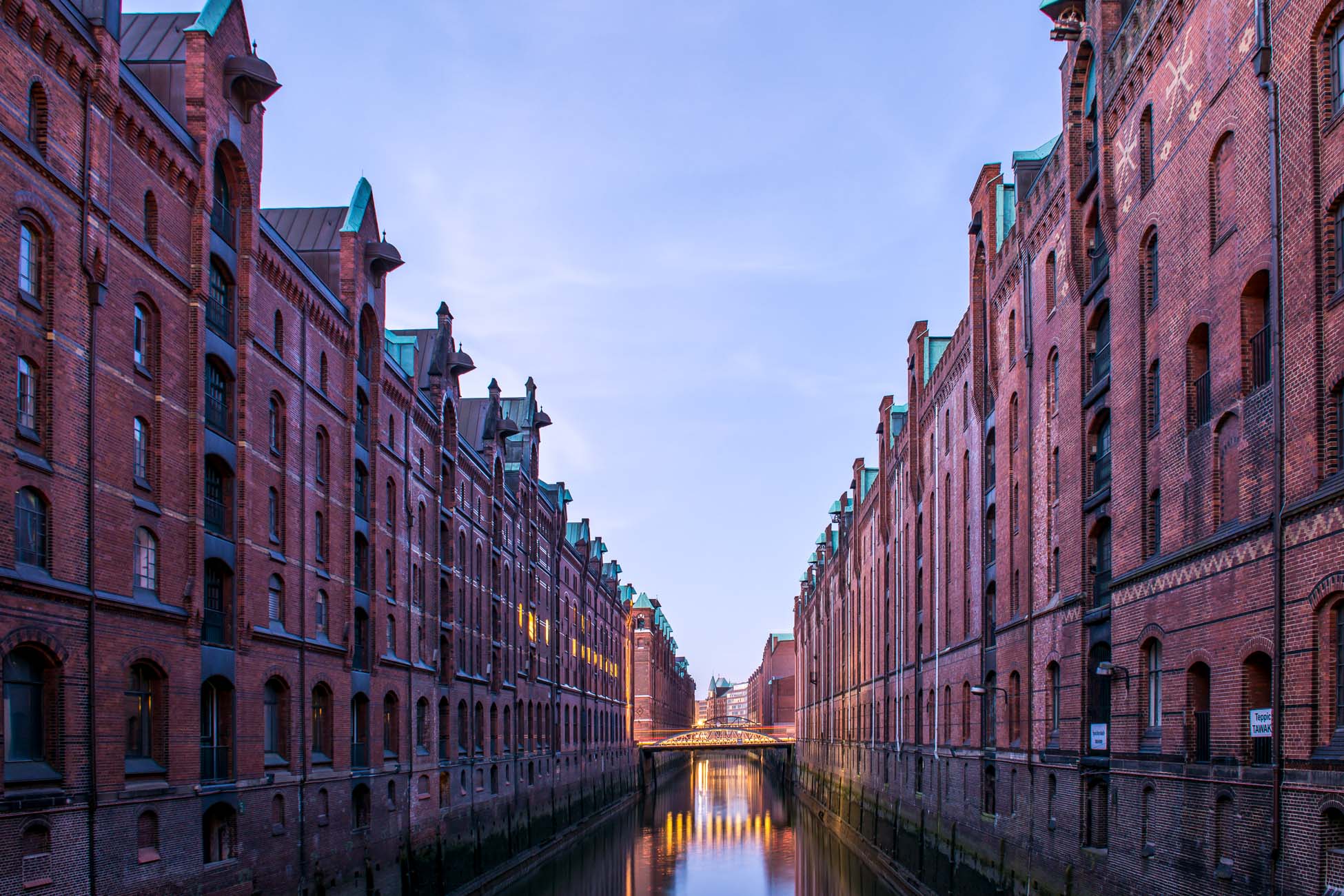 Hamburg Speicherstadt blaue Stunde