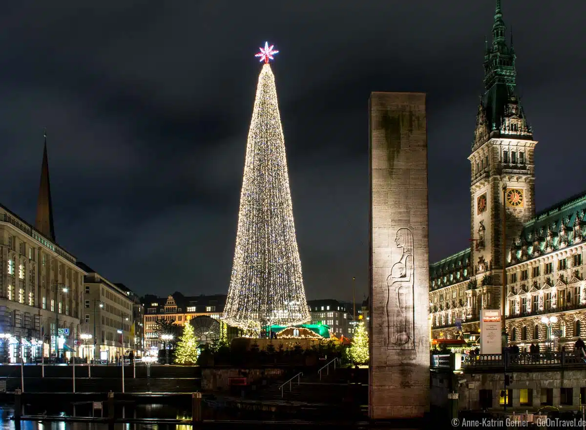 Hamburger Weihnachtsmarkt am Rathaus Hamburger Weihnachtsmarkt am Rathaus