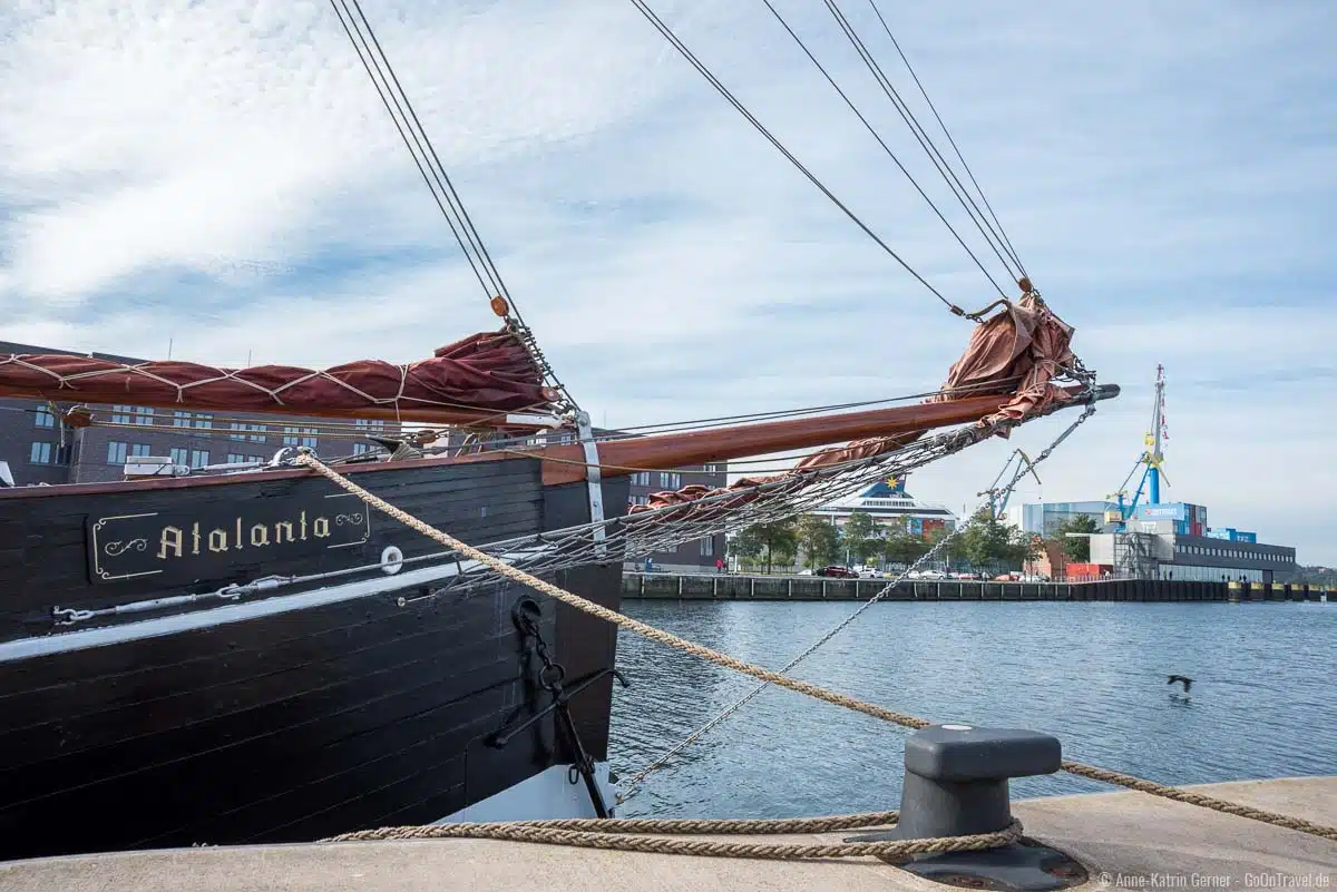 Mit dem Lotsenschoner Atalanta lässt es sich in den Sommermonaten mitsegeln Mit dem Lotsenschoner Atalanta lässt es sich in den Sommermonaten mitsegeln