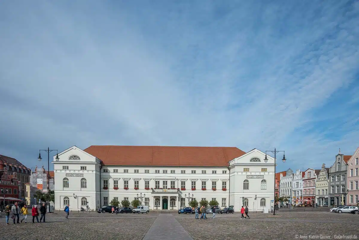 Rathaus von Wismar am historischen Marktplatz