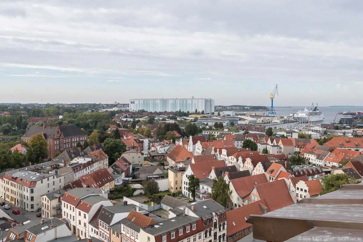 Blick über Wismar von der Aussichtsplattform in der St. Georgen Kirche Blick über Wismar von der Aussichtsplattform in der St. Georgen Kirche