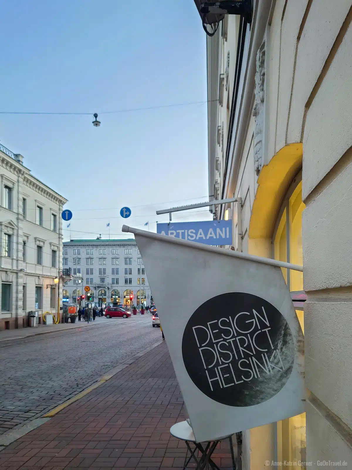 Der Senatsplatz und der Esplanadi Park sind gute Ausgangspunkte, um den Design District Helsinki kennenzulernen Der Senatsplatz und der Esplanadi Park sind gute Ausgangspunkte, um den Design District Helsinki kennenzulernen