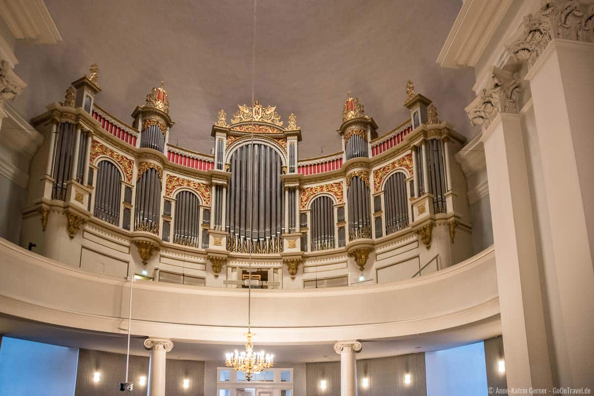Orgel im weißen Dom von Helsinki