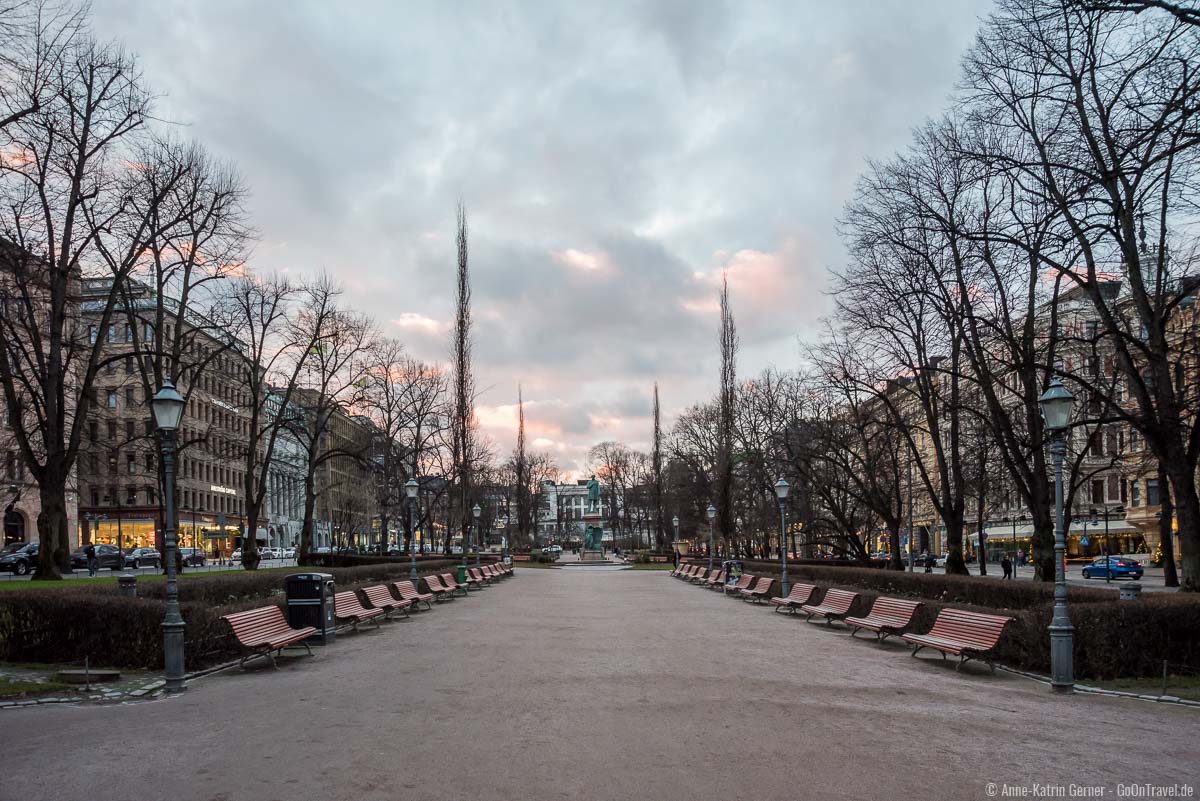 Der Esplanadi-Park ist im Sommer ein beliebter Treffpunkt der Einheimischen und Touristen