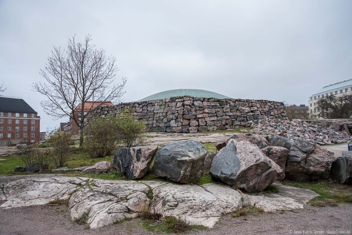 Das Dach der Felsenkirche in Helsinki ist teilweise begehbar