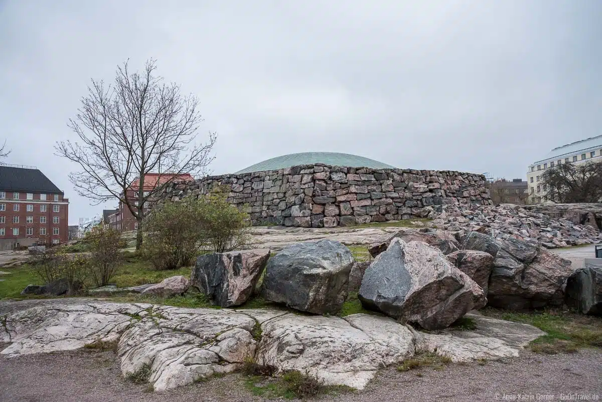 Das Dach der Felsenkirche in Helsinki ist teilweise begehbar Das Dach der Felsenkirche in Helsinki ist teilweise begehbar