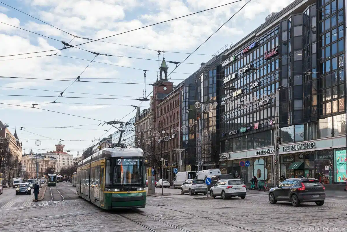 Die Straßenbahn prägt das Stadtbild von Helsinki
