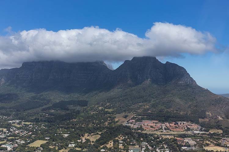 Hubschrauber Rundflug über Kapstadt: Blick auf den Tafelberg