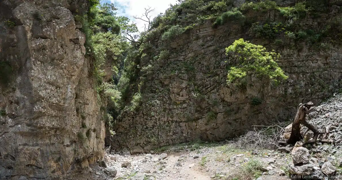 Felswände in der Imbros-Schlucht Felswände in der Imbros-Schlucht