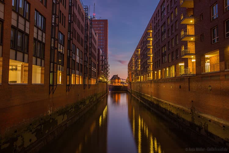 Die Speicherstadt zur blauen Stunde