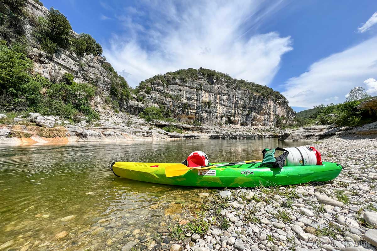 Kajak, Paddel, Schwimmweste und wasserdichte Tonnen werden vom Verleih zur Verfügung gestellt Kajak, Paddel, Schwimmweste und wasserdichte Tonnen werden vom Verleih zur Verfügung gestellt