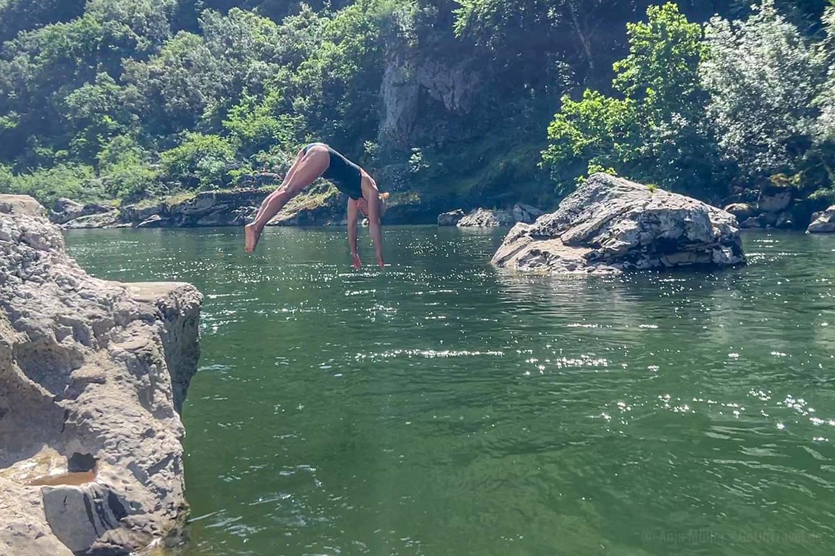 In der Ardèche kannst du auch wunderbar baden In der Ardèche kannst du auch wunderbar baden