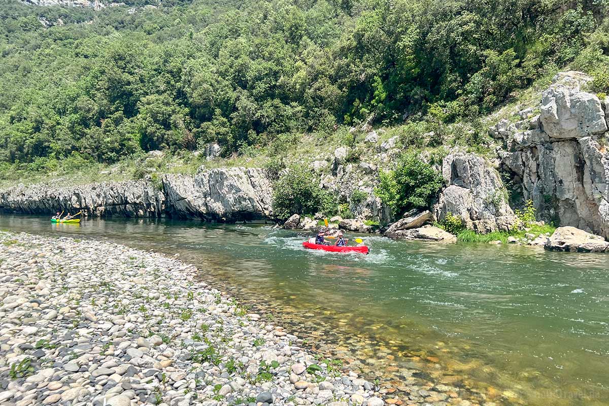 Noch eine kleine Stromschnelle in der Ardèche Noch eine kleine Stromschnelle in der Ardèche