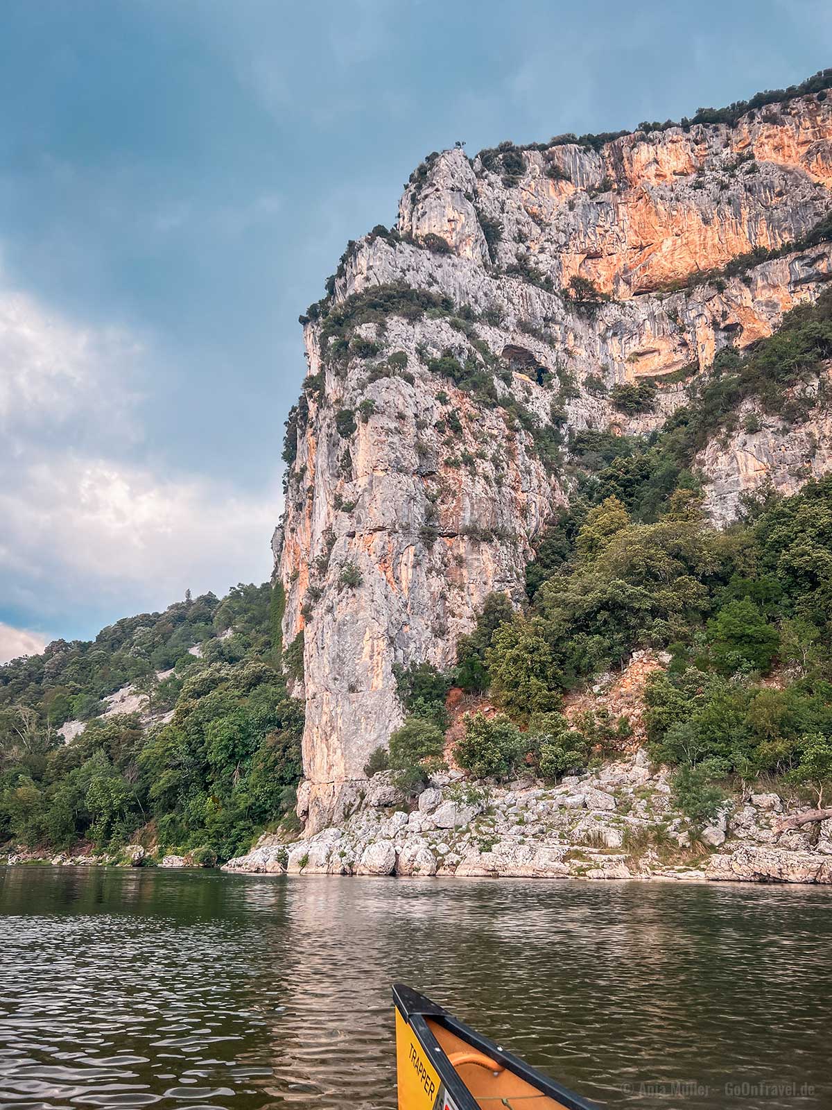 Dunkle Gewitterwolken über der Ardèche Schlucht Dunkle Gewitterwolken über der Ardèche Schlucht