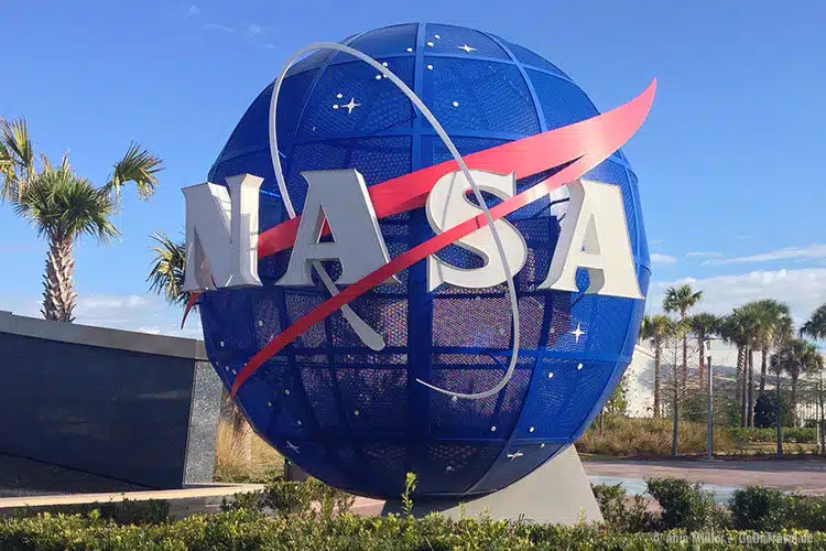 Am Eingang des John F. Kennedy Space Center Am Eingang des John F. Kennedy Space Center