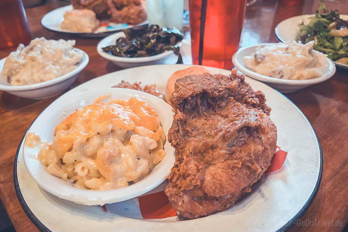Fried Chicken mit Mac´n Cheese Fried Chicken mit Mac´n Cheese