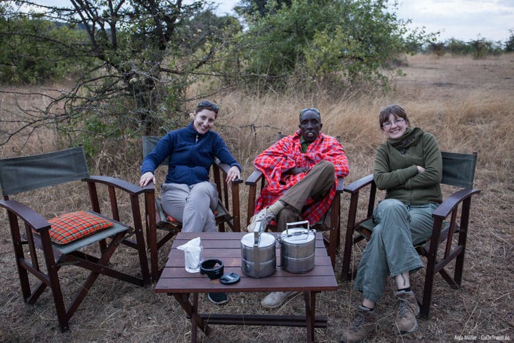 Nach erfolgreicher Safari. Sundowner mit James.