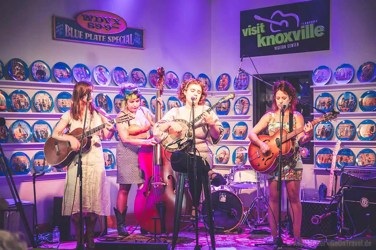 Die Stringband >>The Crybabies<< beim WDVX Blue Plate Special Die Stringband >>The Crybabies<< beim WDVX Blue Plate Special