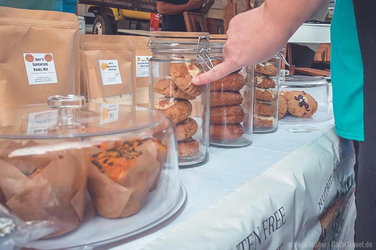 Auf dem Farmers Market gibt es viele tolle Backwaren, die zum Probieren einladen