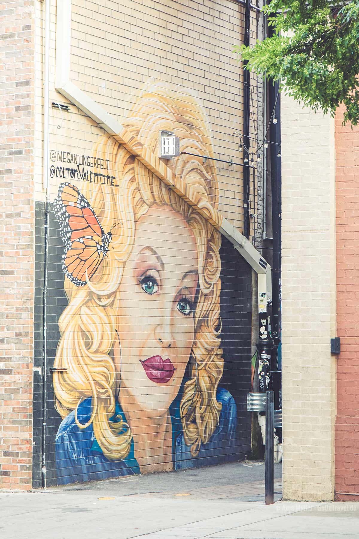 Ein ekannteste Mural in Knoxville ist mit Dolly Parton